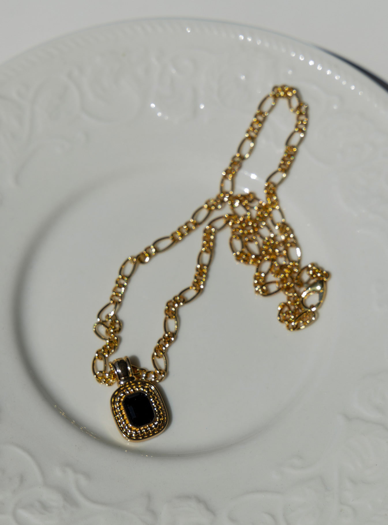 Setton Pendant Necklace Gold / Black women's necklace by Ellevoria