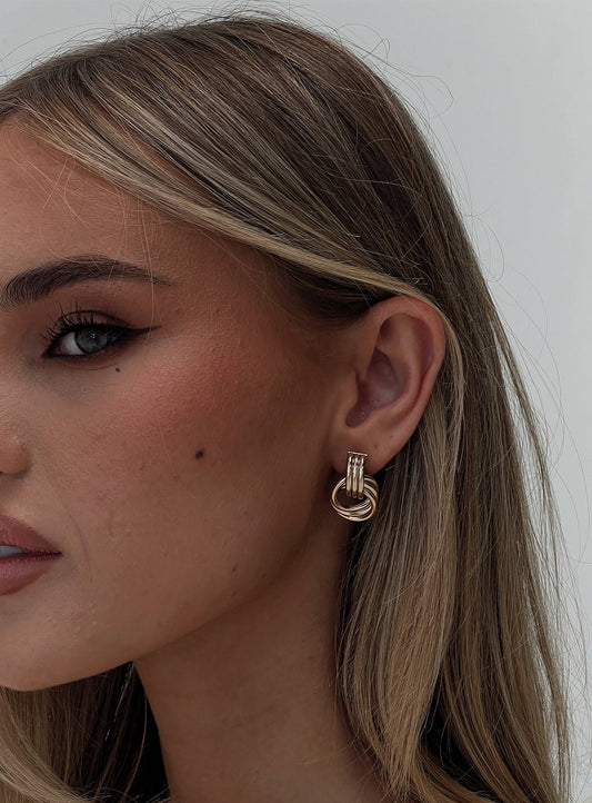 Trishy Linked Earrings Gold women's earrings by Ellevoria