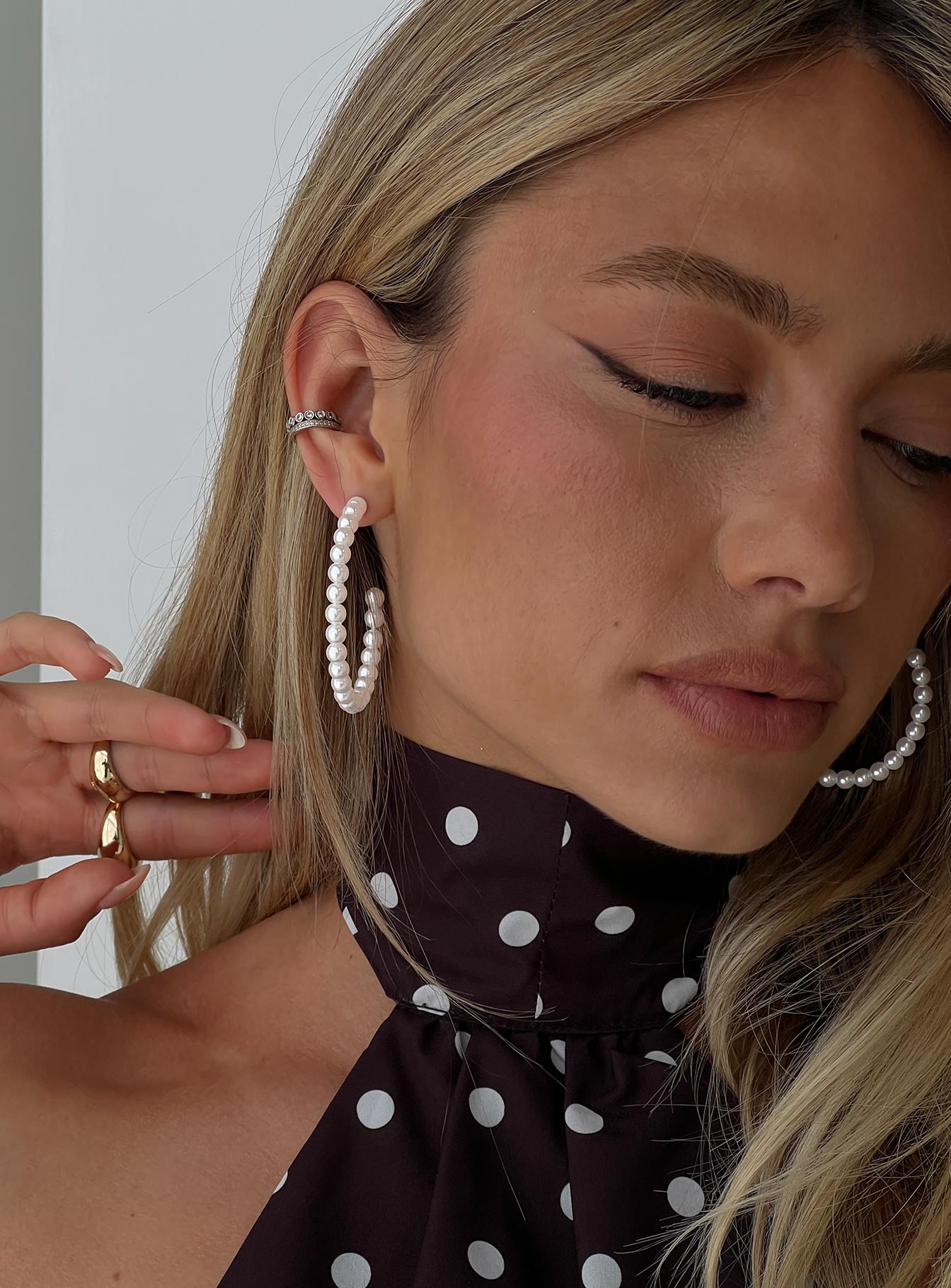 Aydan Hoop Earrings Pearl women's earrings by Ellevoria