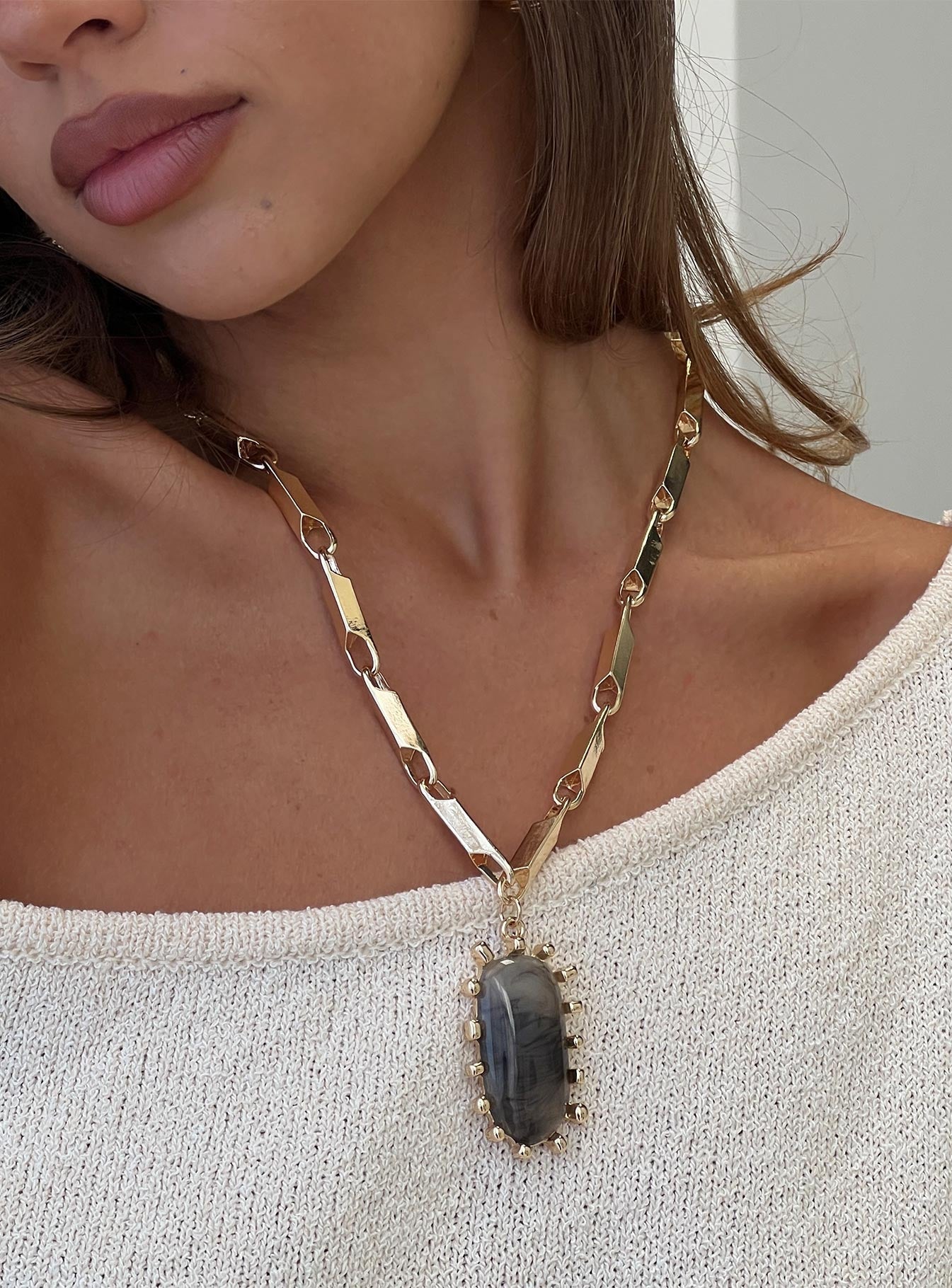 Read Your Mind Pendant Necklace Gold women's necklace by Ellevoria