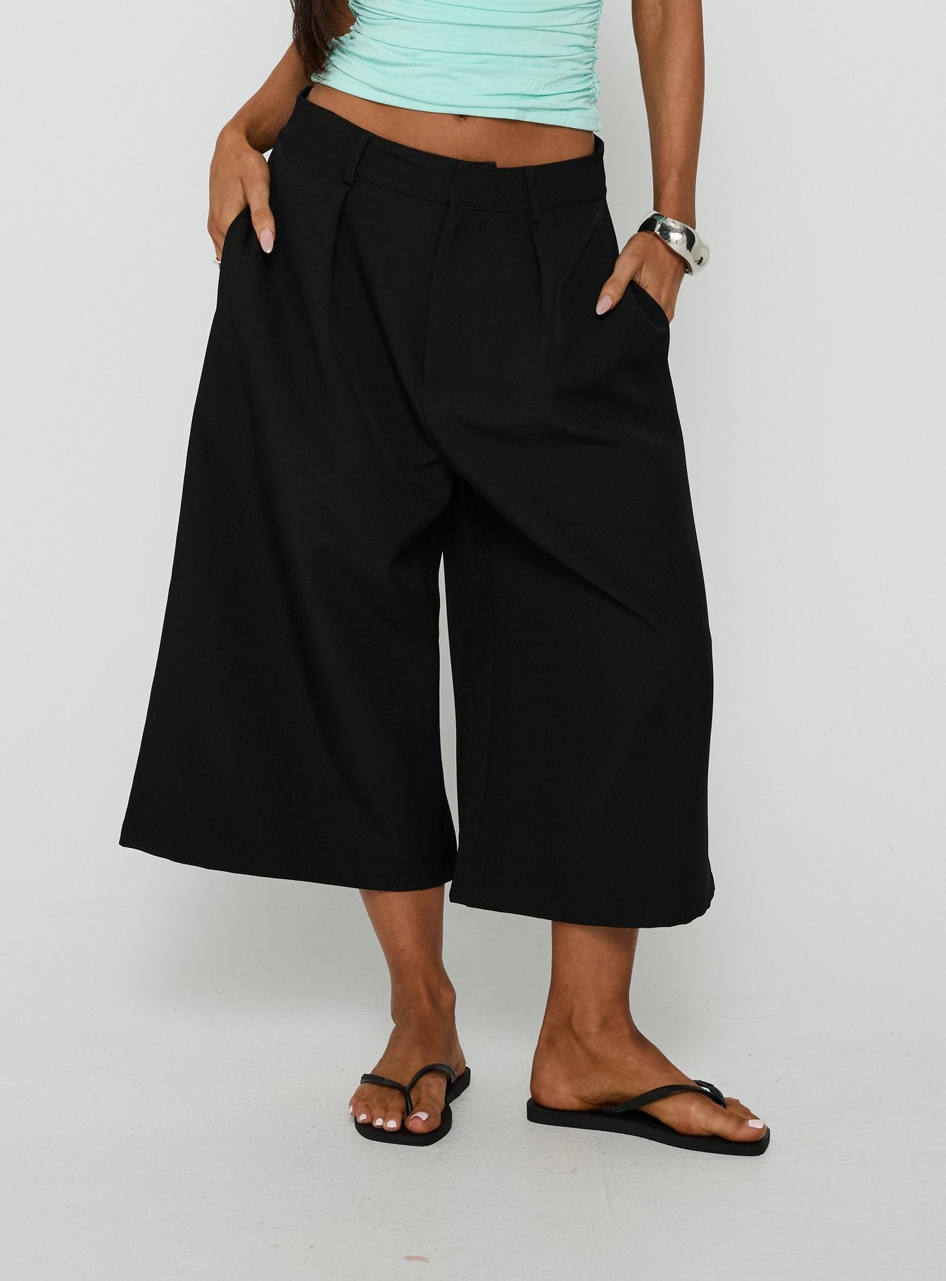 Busy Busy Low Baggy Capri Pant Black - loose fit women's bottoms by Ellevoria