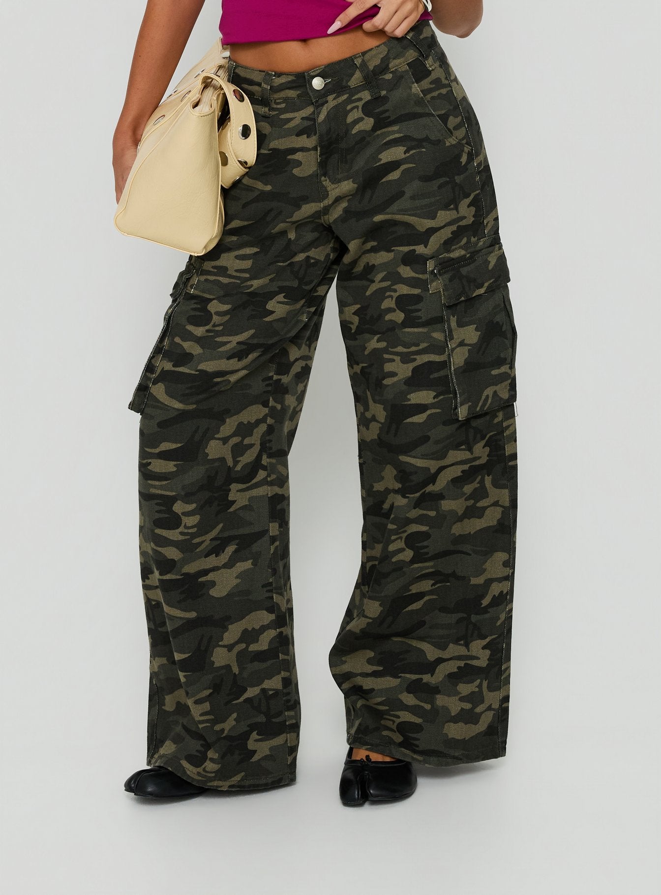Hudsen Cargo Pants Camo - loose fit women's bottoms by Ellevoria