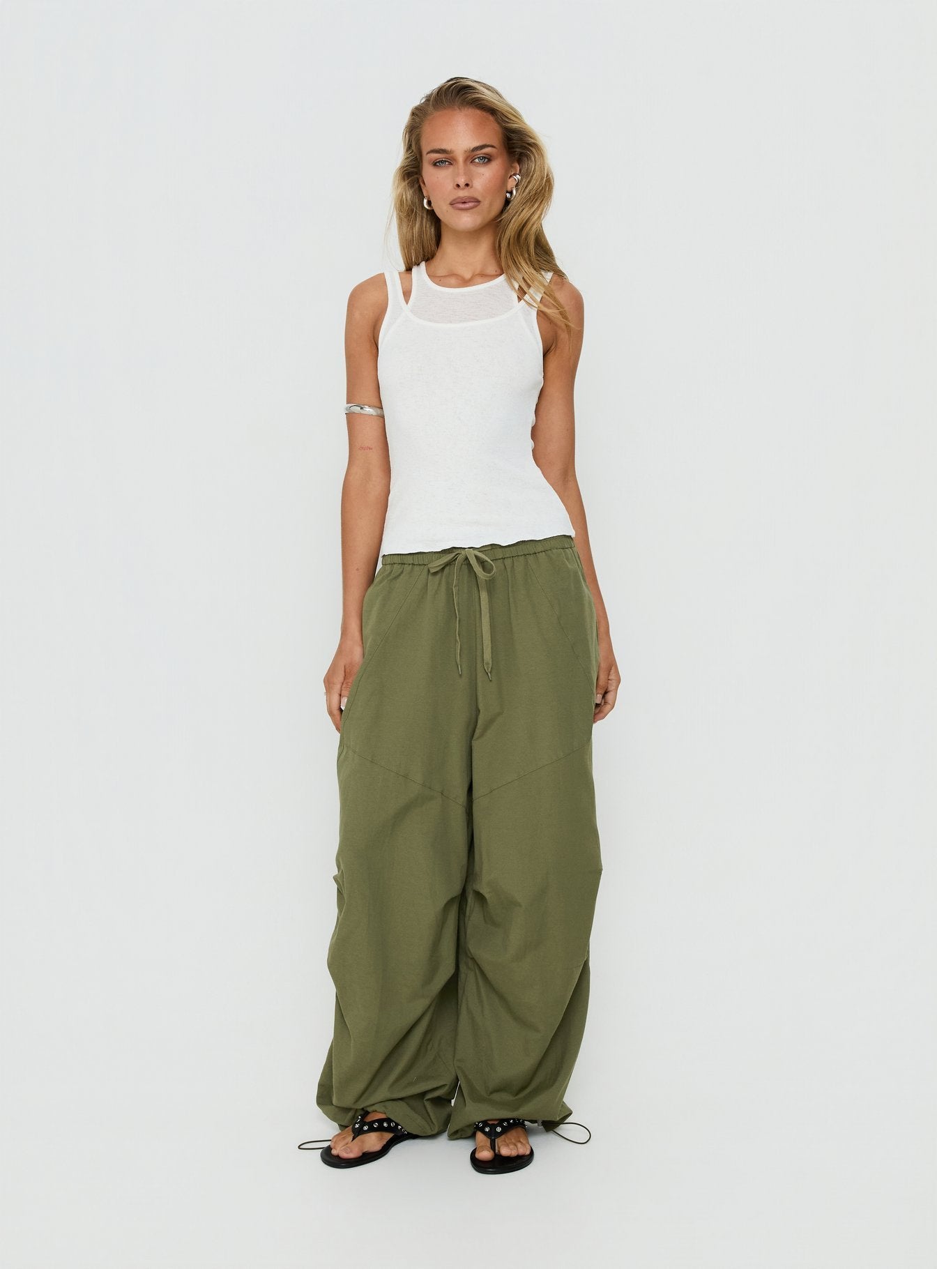 Mankind Baggy Cargo Pants Olive - loose fit women's bottoms by Ellevoria