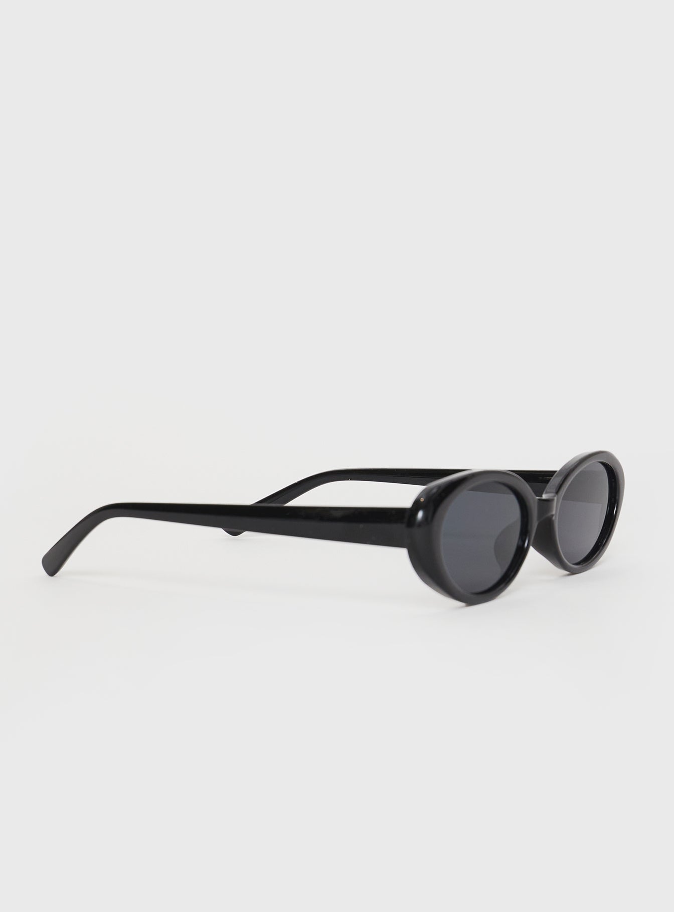 Beenna Sunglasses Black women's sunglasses by Ellevoria