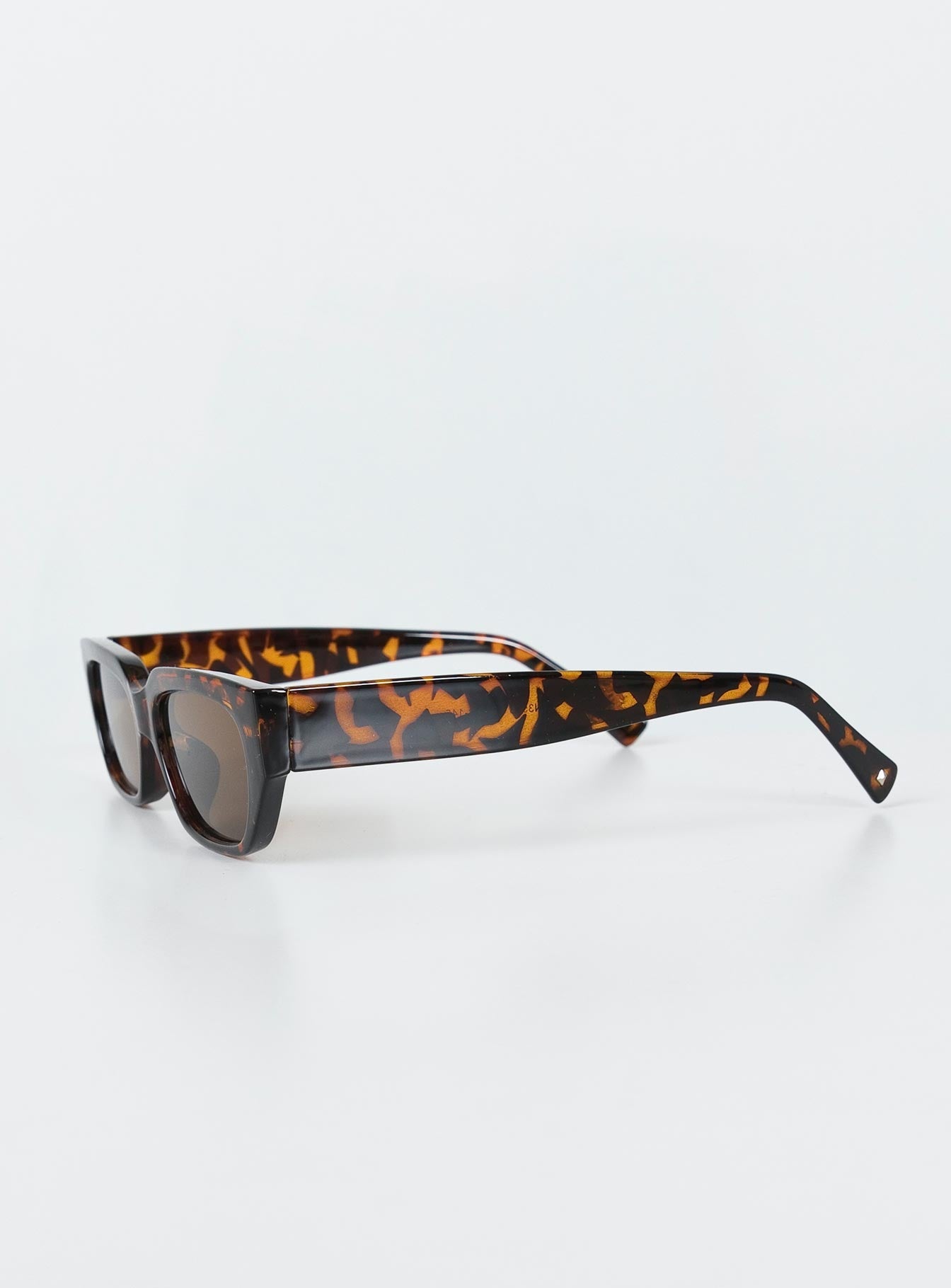 Winnick Sunglasses Tort women's sunglasses by Ellevoria