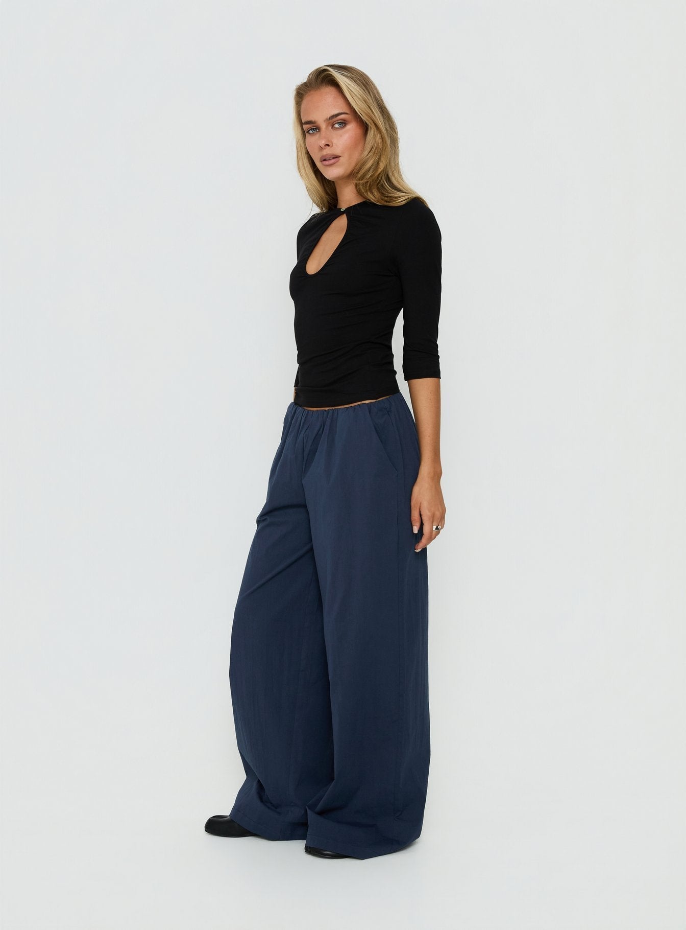 Lunea Concealed Waistband Pants Navy - loose fit women's bottoms by Ellevoria
