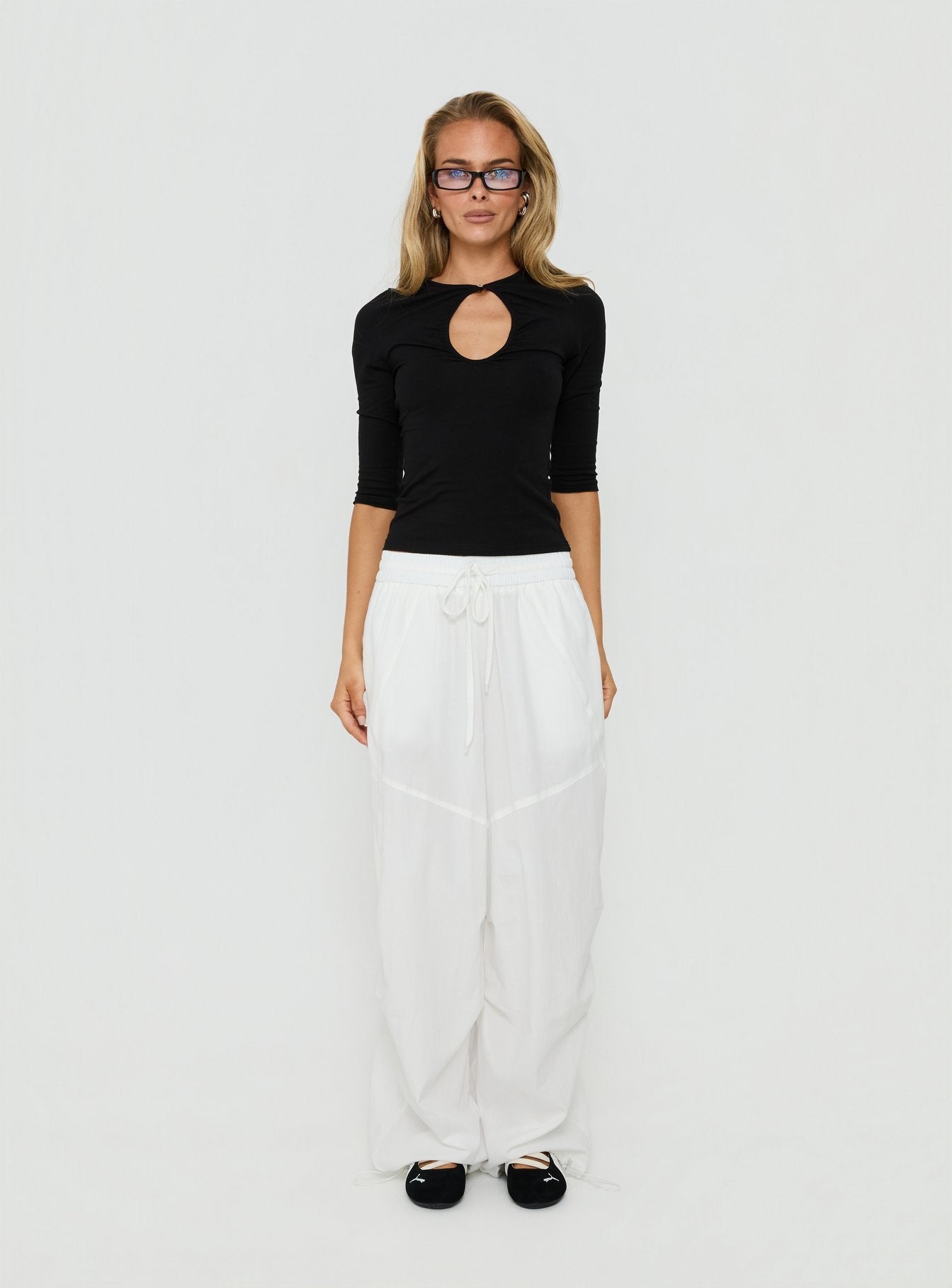 Mankind Baggy Cargo Pants White - loose fit women's bottoms by Ellevoria