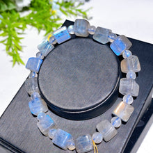 8mm Labradorite Cube Bracelet
