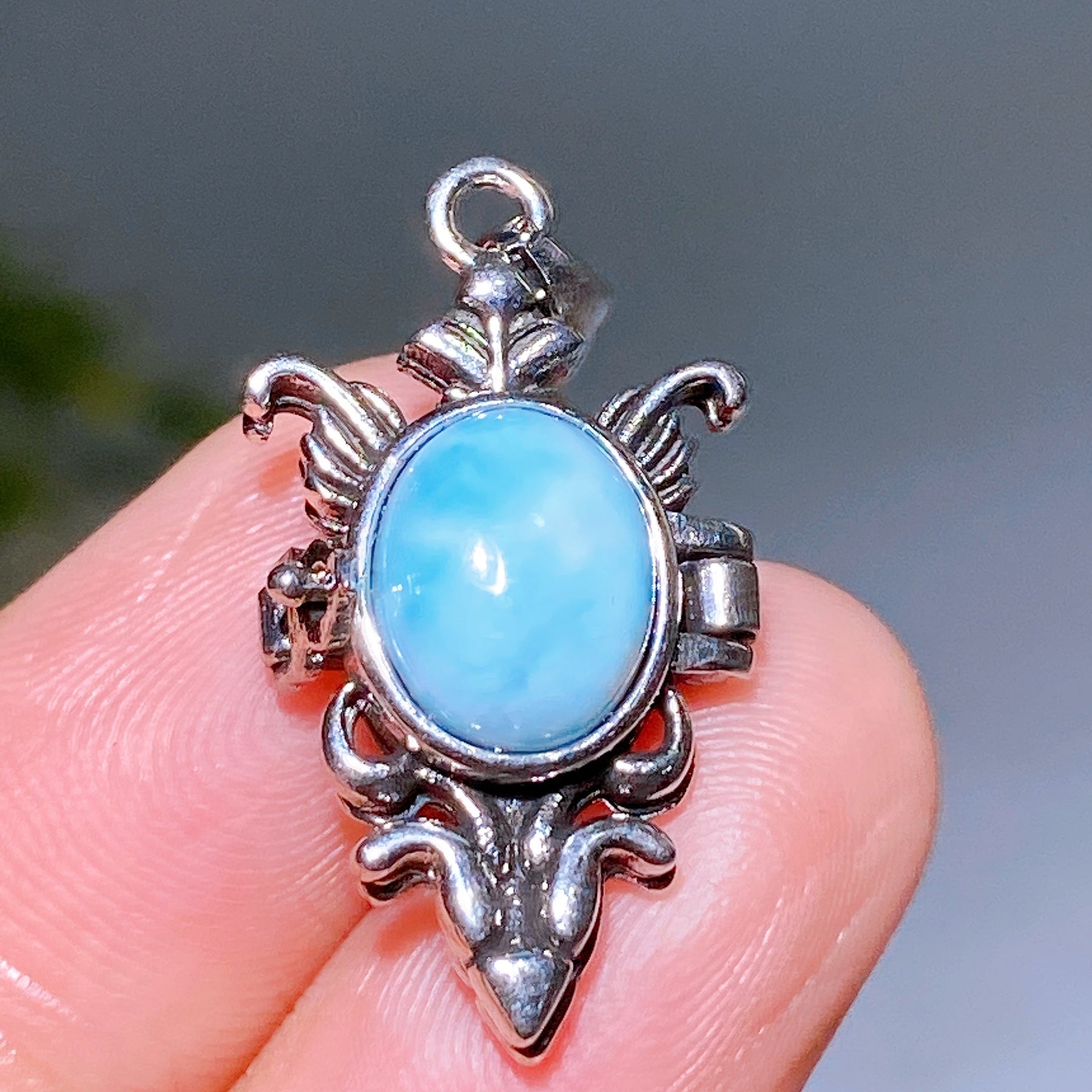 25mm Multi-Material Natural Crystal Pendant