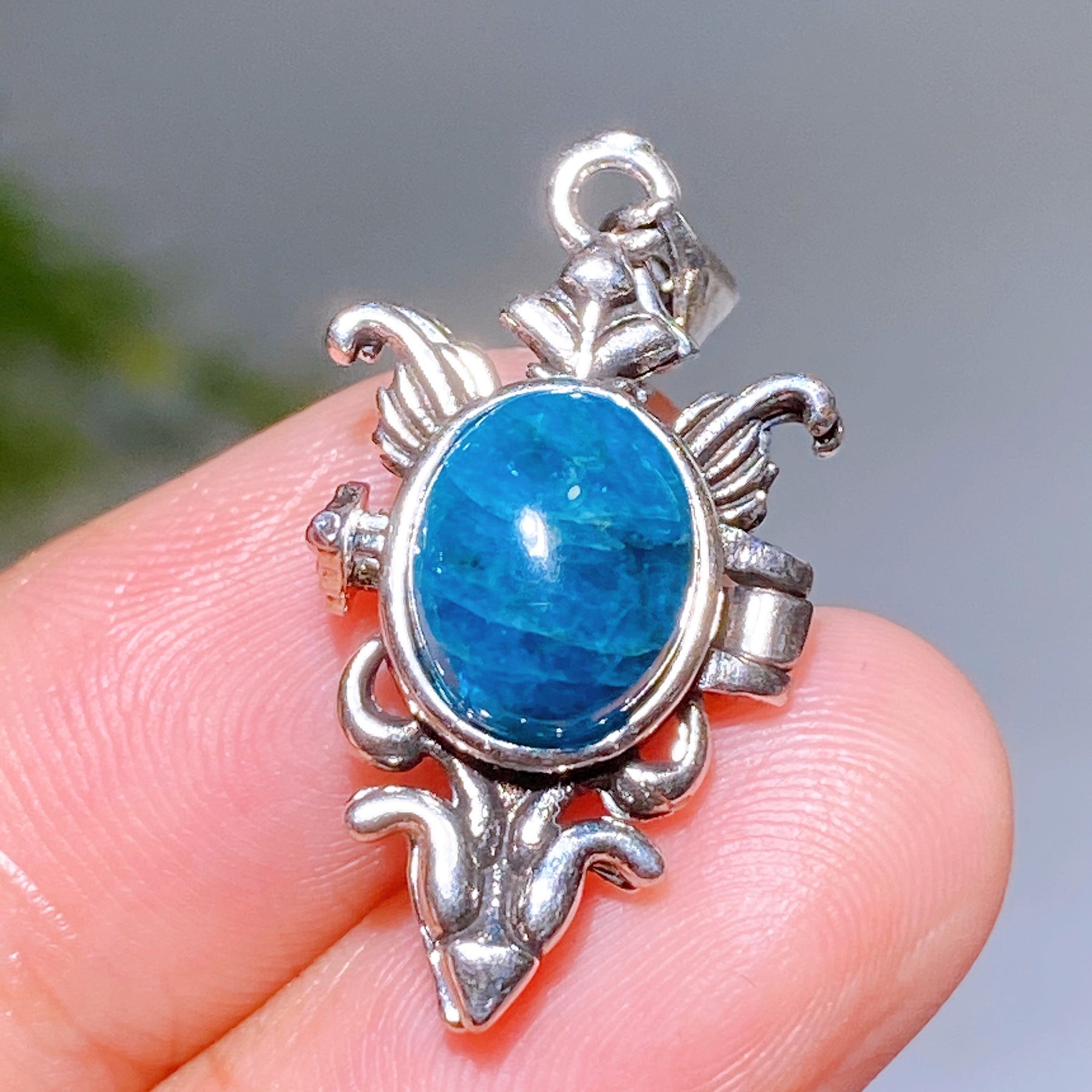 25mm Multi-Material Natural Crystal Pendant