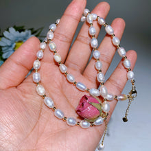 28cm Natural Water Pearl with Natural Rose Necklace