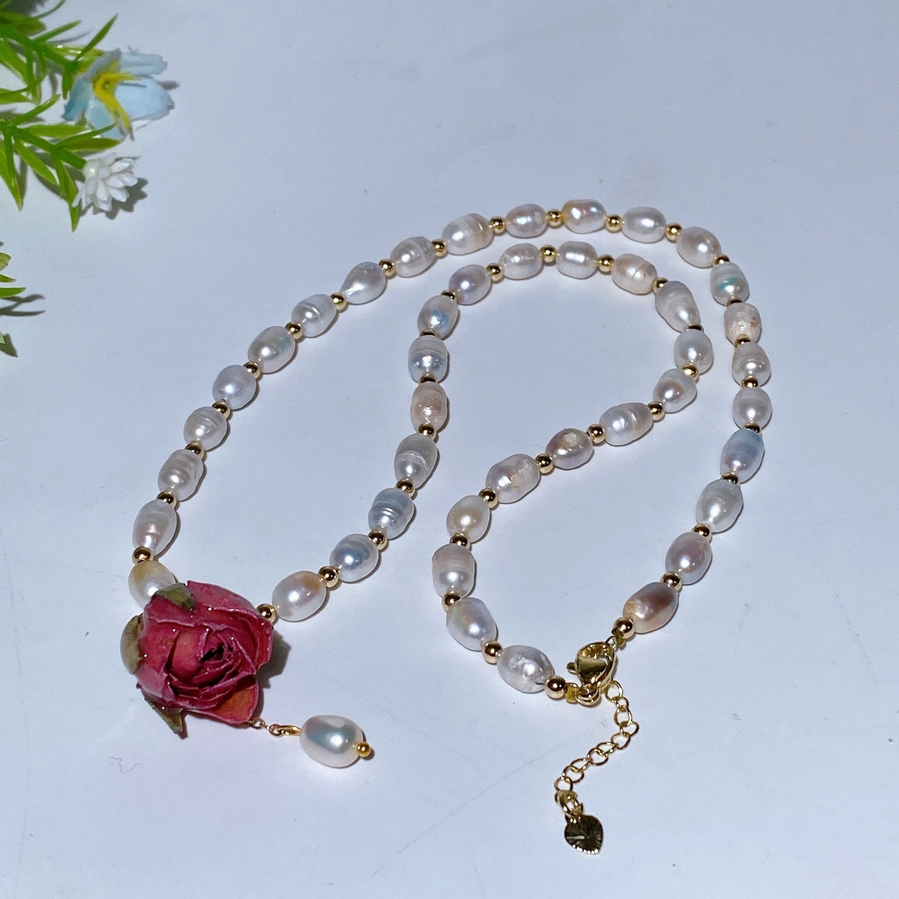 28cm Natural Water Pearl with Natural Rose Necklace
