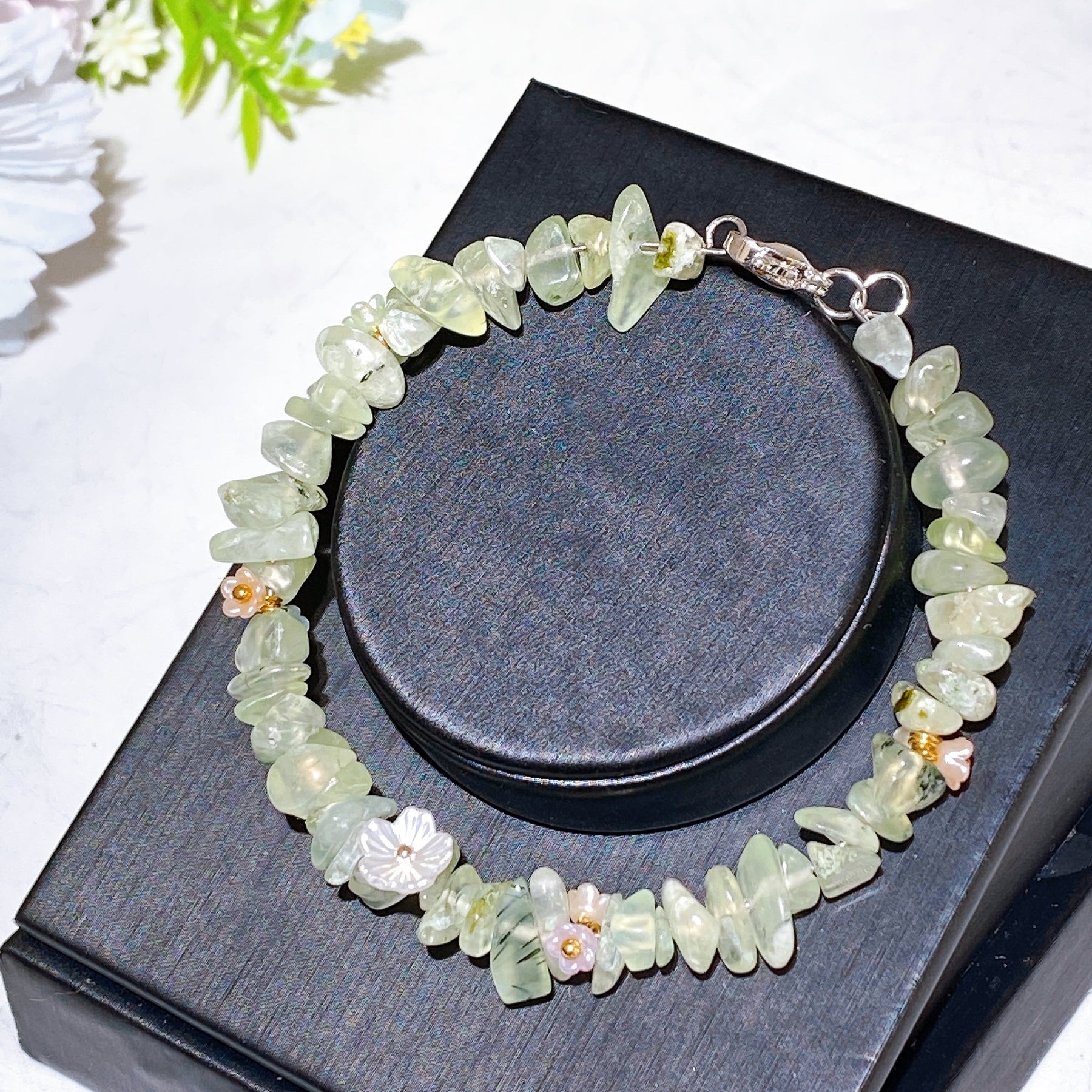 Crystal Chips Bracelet with Flower Decor