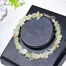 Crystal Chips Bracelet with Flower Decor