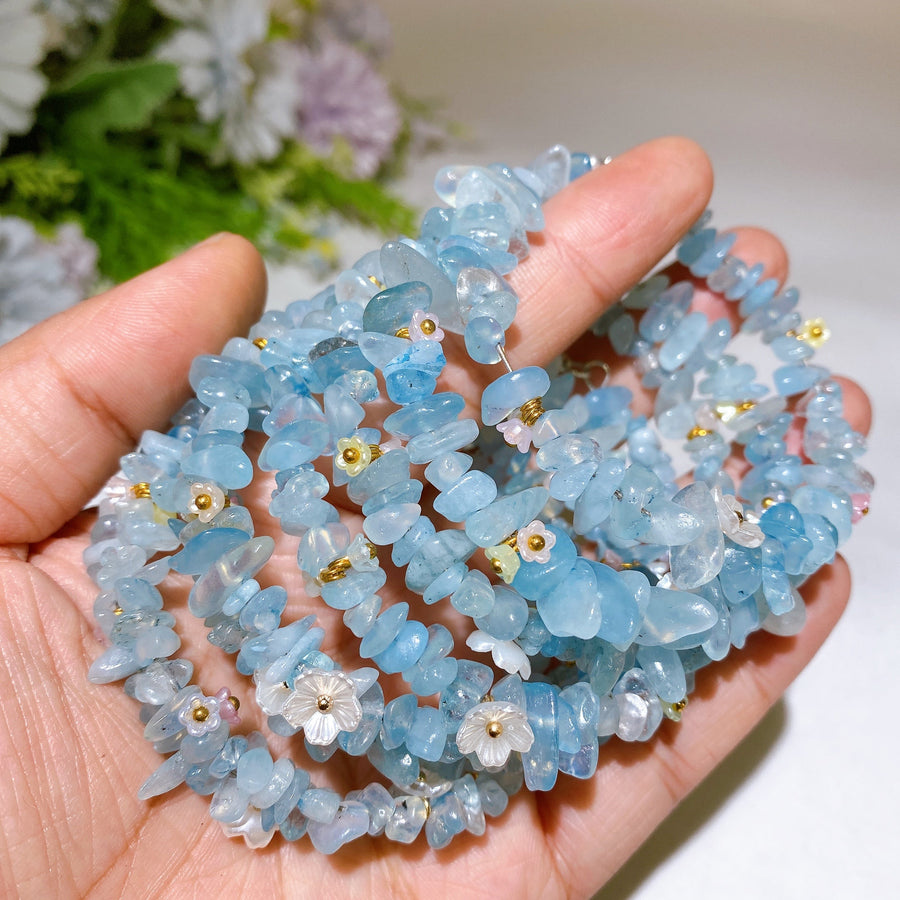 Crystal Chips Bracelet with Flower Decor