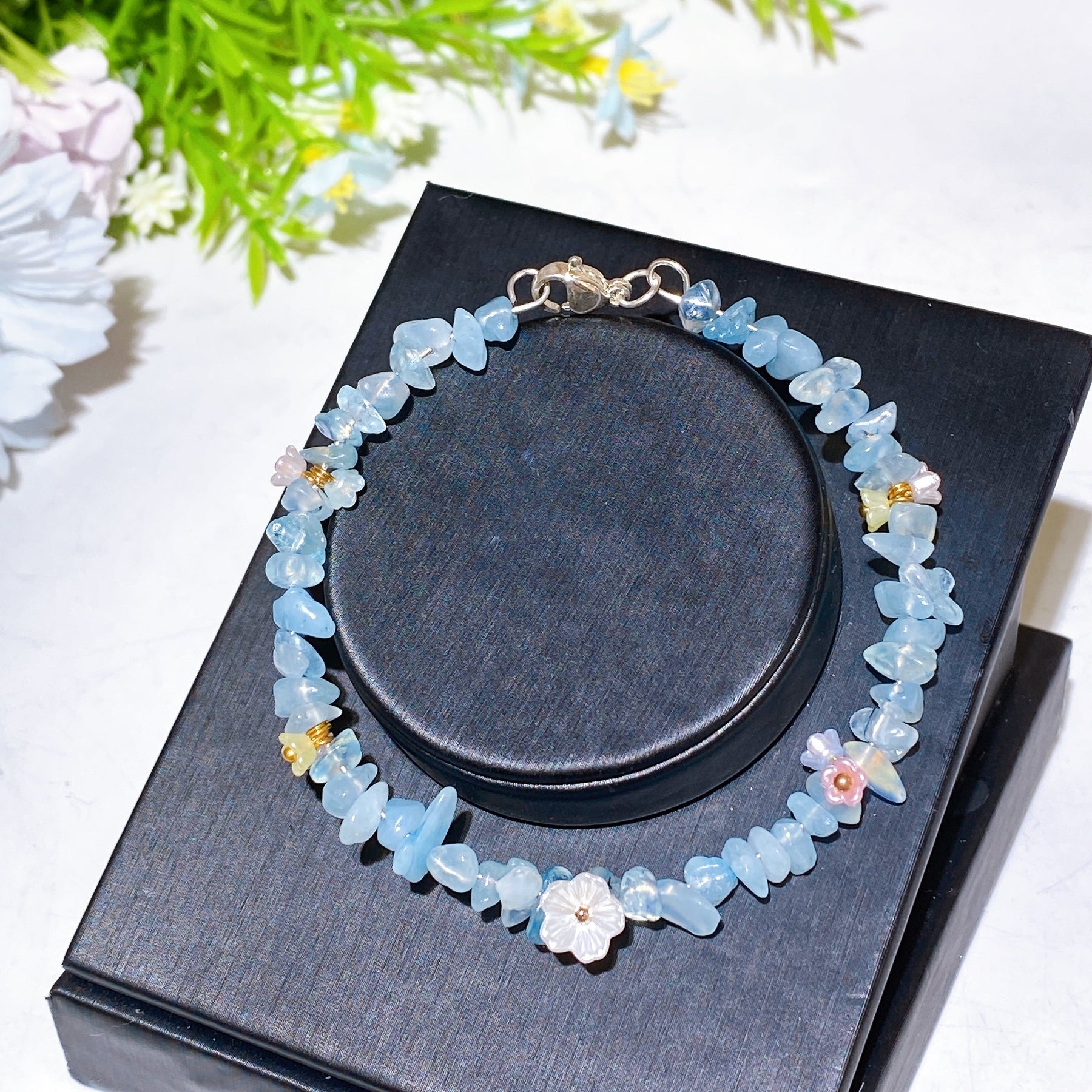 Crystal Chips Bracelet with Flower Decor