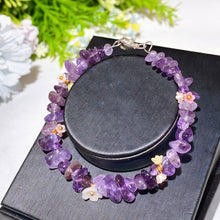 Crystal Chips Bracelet with Flower Decor