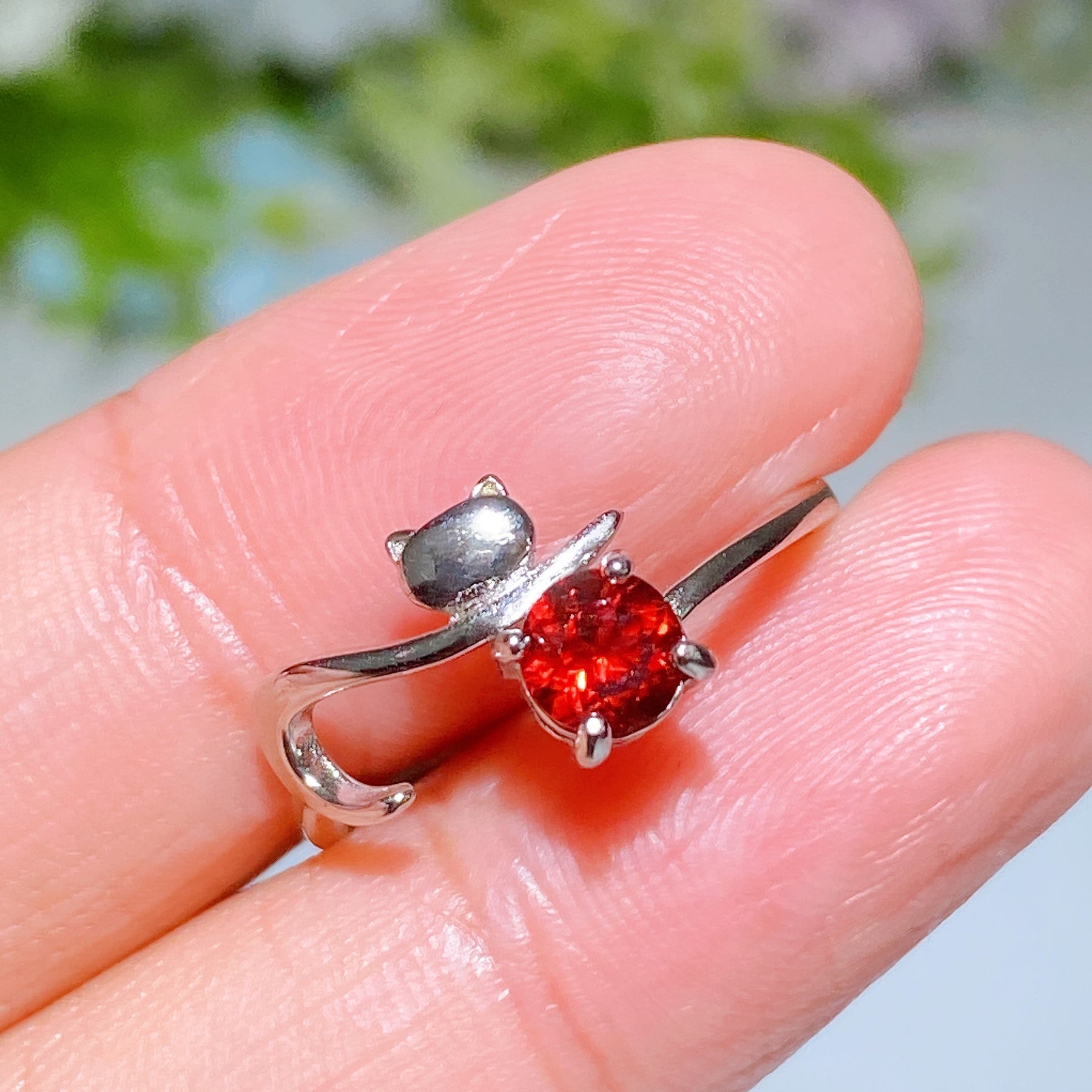 Sterling Silver Cat Design Garnet Ring