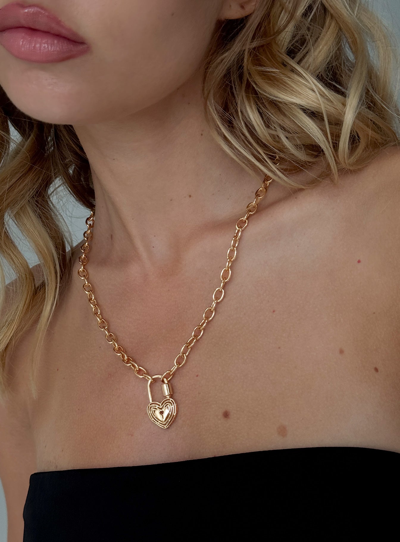 Sayge Lock Necklace Gold women's necklace by Ellevoria