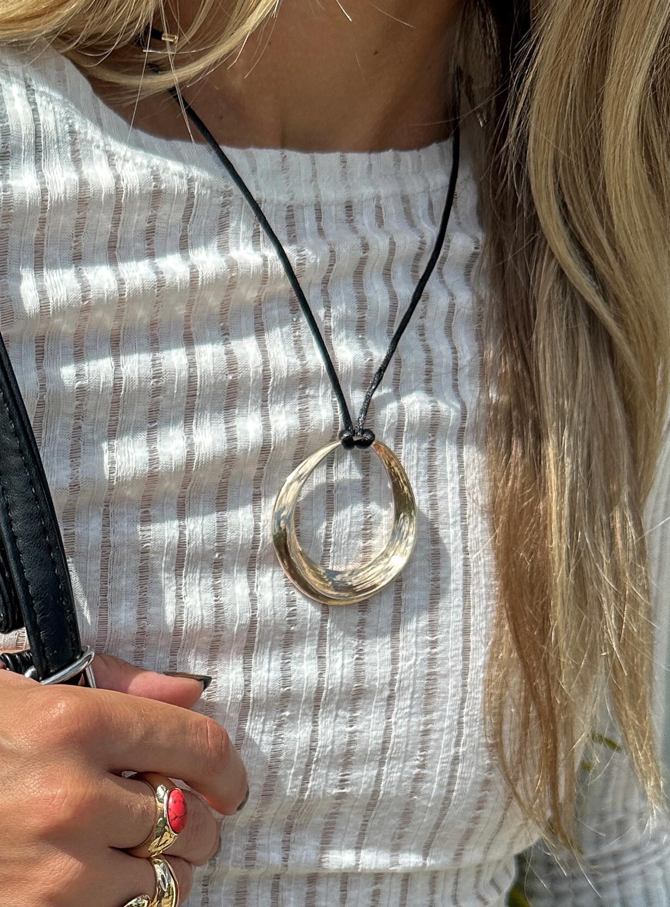 Zakai Necklace Gold women's necklace by Ellevoria