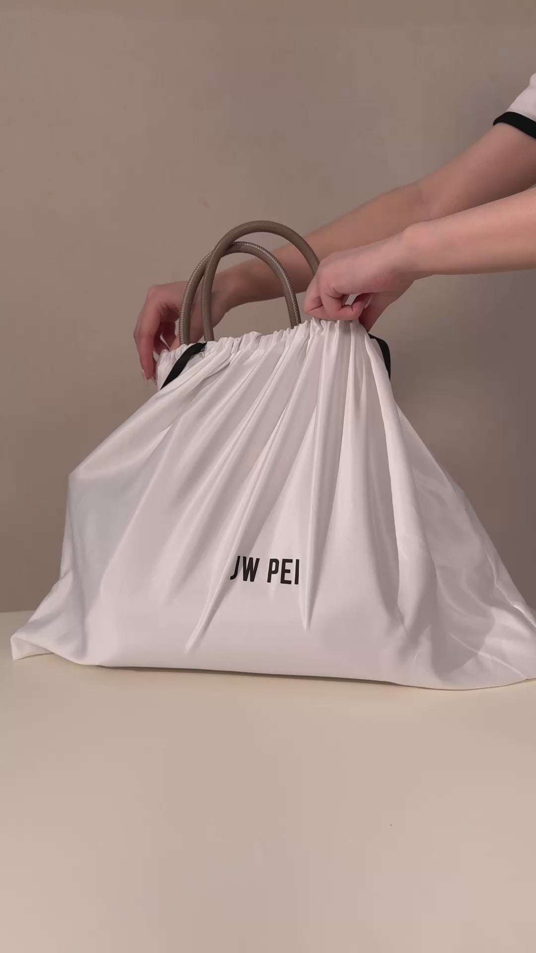 Hana Medium Tote Bag - Taupe